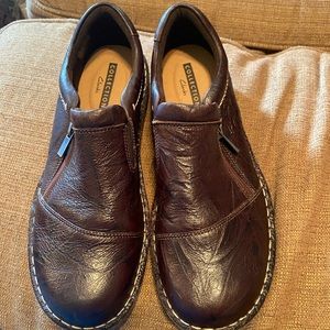 Clarks Collection zippered loafers. Size 8 1/2